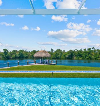 Infinity pool for pure relaxation and a sense of spaciousness.
